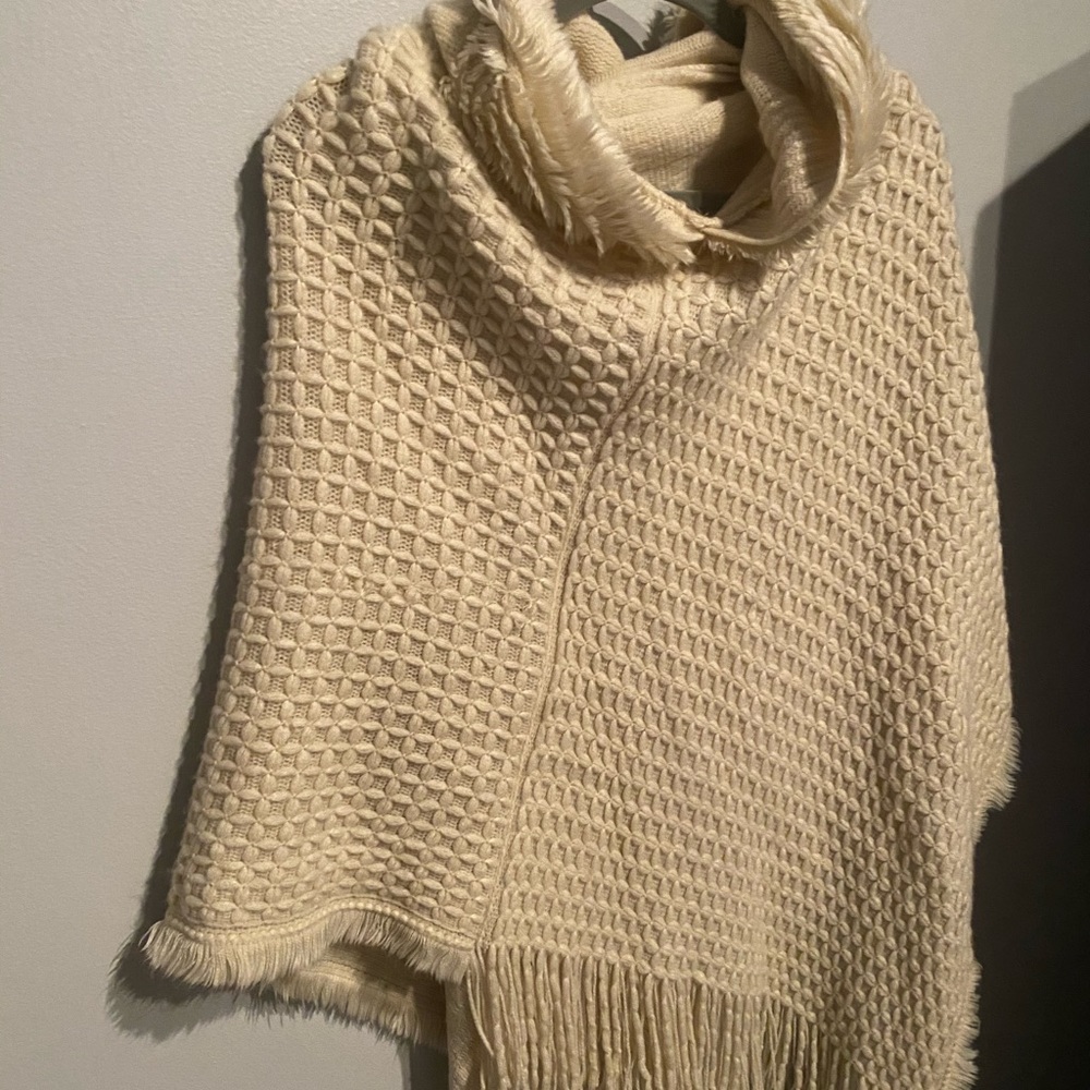 Hooded quilted Shawl